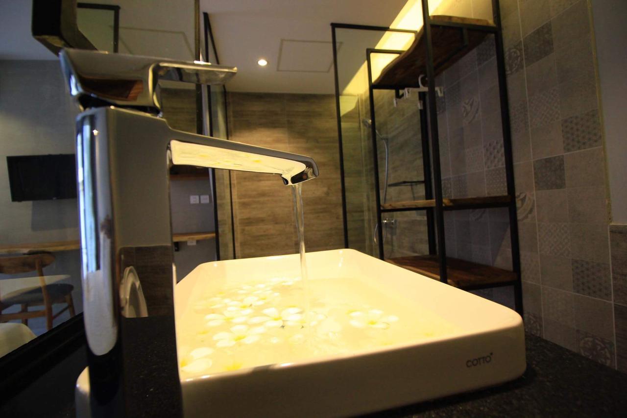 BK Hotel Phnom-Penh Buitenkant foto