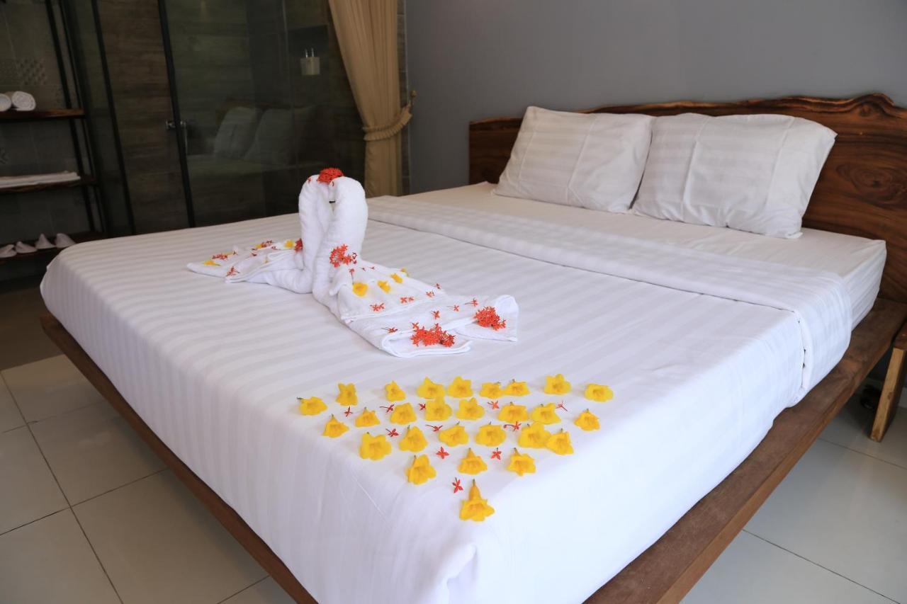 BK Hotel Phnom-Penh Buitenkant foto