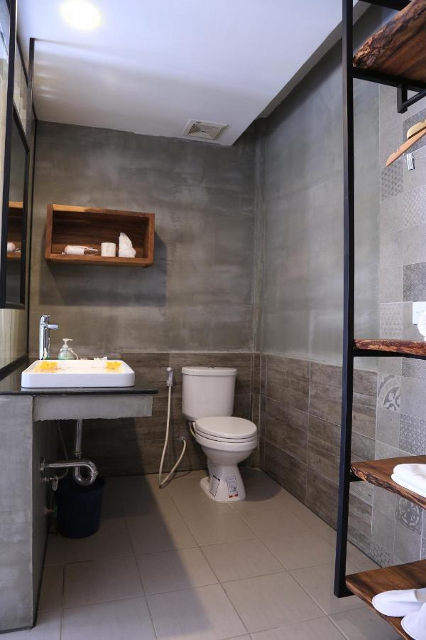 BK Hotel Phnom-Penh Buitenkant foto