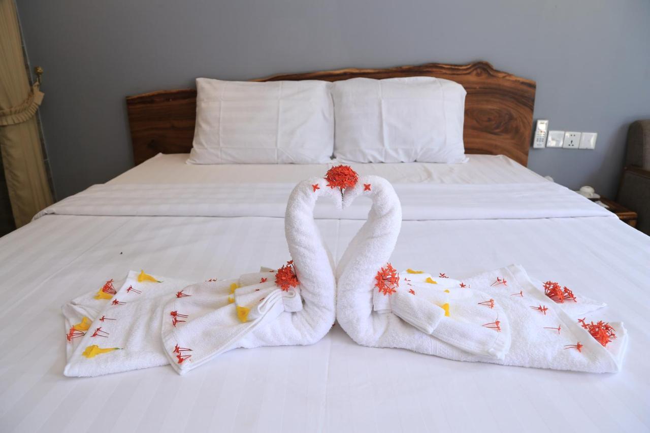 BK Hotel Phnom-Penh Buitenkant foto